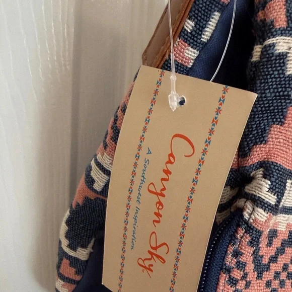 Canyon Sky Southwest Pattern Crossbody Bag - NWT - Picture 2 of 4